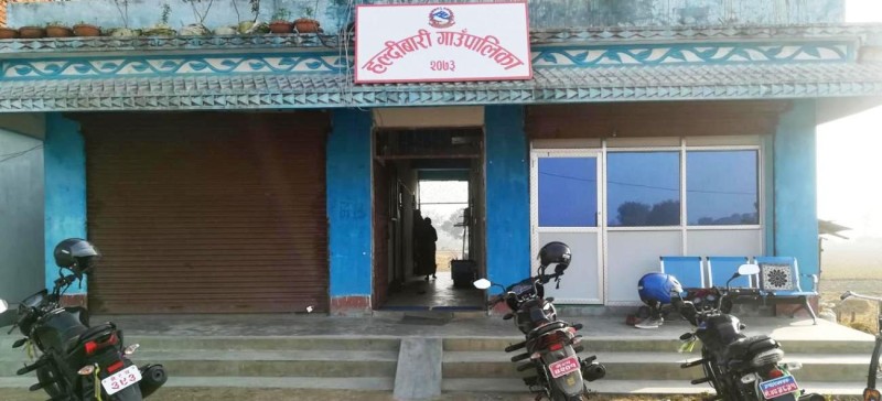 पहिला १२० रुपैयाँ पर्ने पानीलाई निःशुल्क बाँढ्दै छ हल्दिबारी गाउँपालिका 