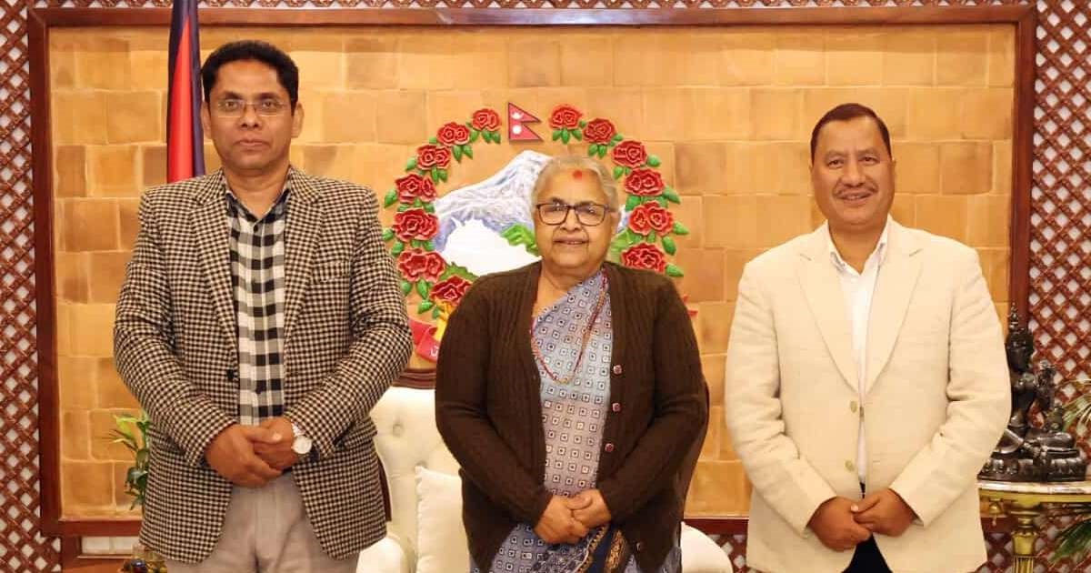 प्रधानमन्त्रीसँग विप्लवले भनेः विद्रोहबाट बनेको सरकारलाई पूर्ण समर्थन छ