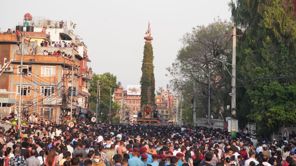 ललितपुरमा रातो मच्छिन्द्रनाथ जात्रा सुरु,रथ तानेर गाबल पुर्‍याइयो