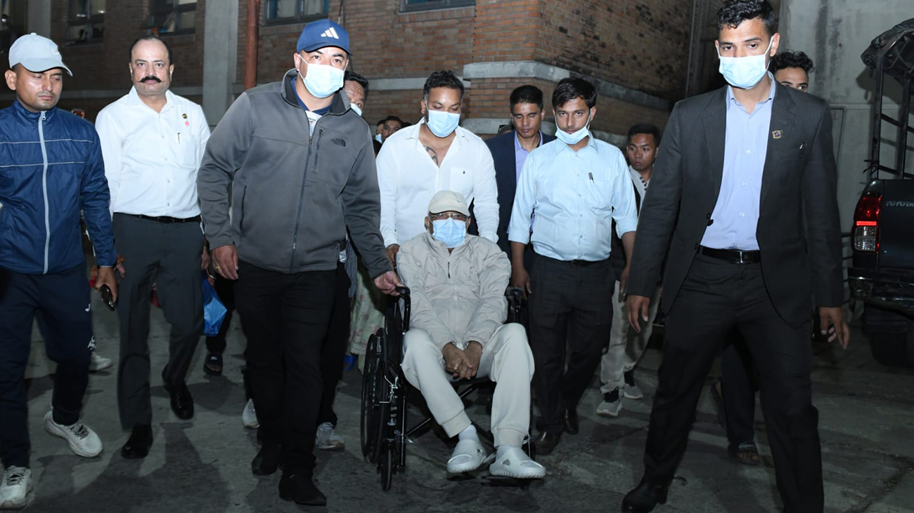 पित्तथैलीको शल्यक्रिया गरेका ओलीको डिस्चार्ज