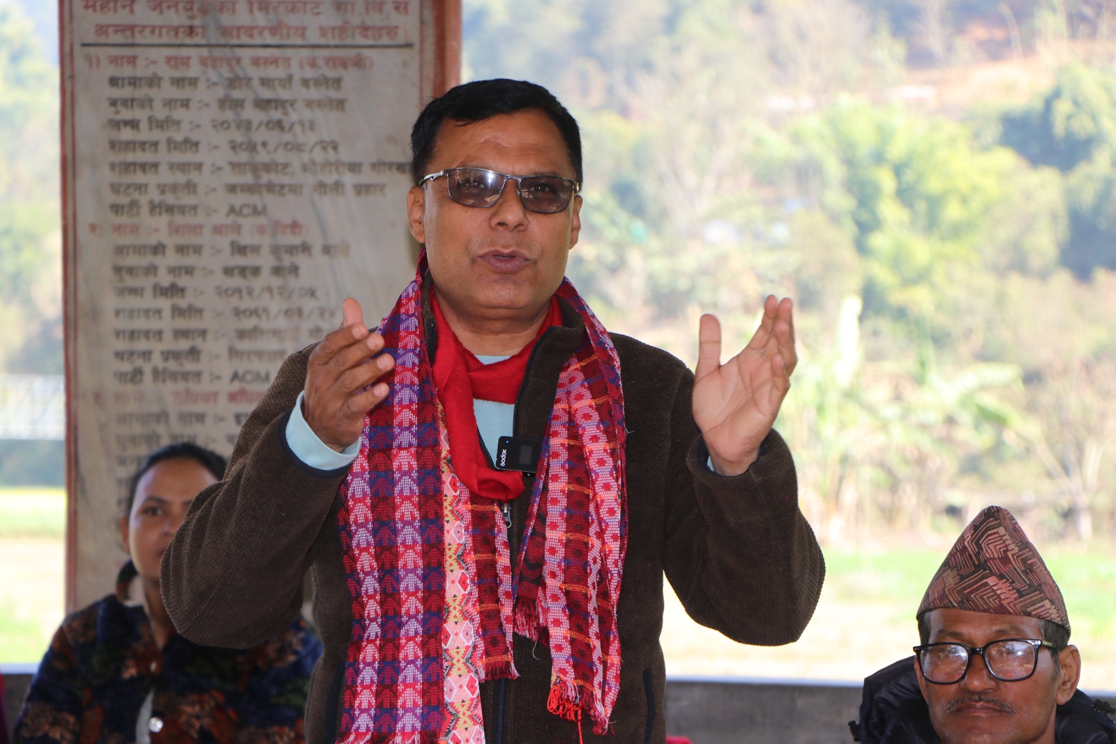 १२ वर्षपछि भोट हाल्न पाउँदा कार्यकर्ता दंग, तर अझै पुगेन उम्मेदवारको ढंग  