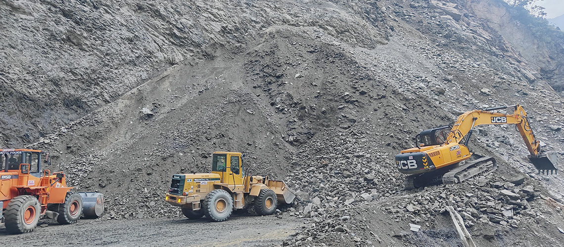 बाढीपहिरोबाट क्षति पुगेका सडकको पुनर्निर्माणमा १२ अर्ब लाग्ने, कुन राजमार्गमा कति क्षति ?