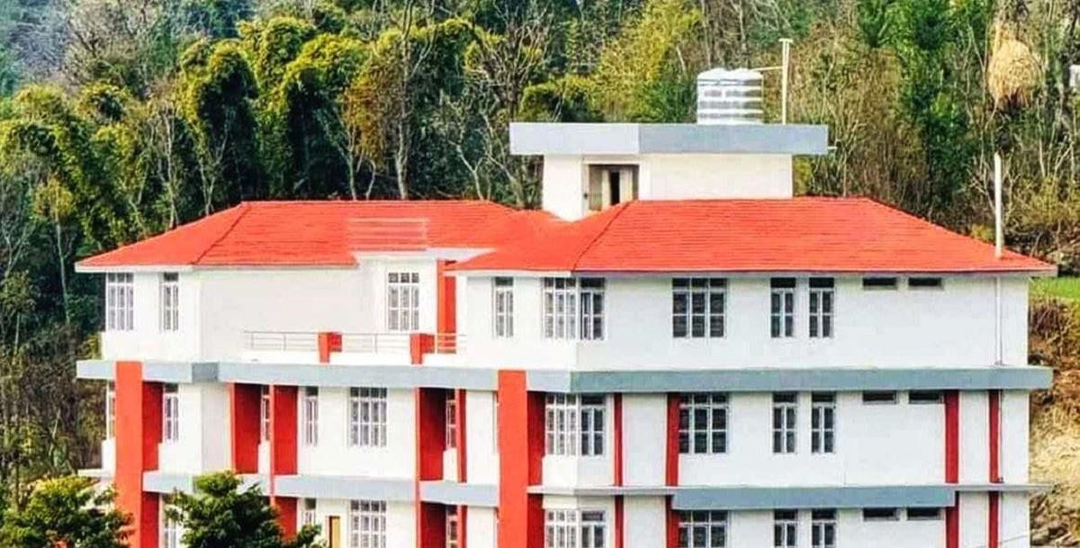 एक जना स्वास्थ्यकर्मीको भरमा स्वास्थ्य संस्था चलाउनुपर्ने बाध्यता