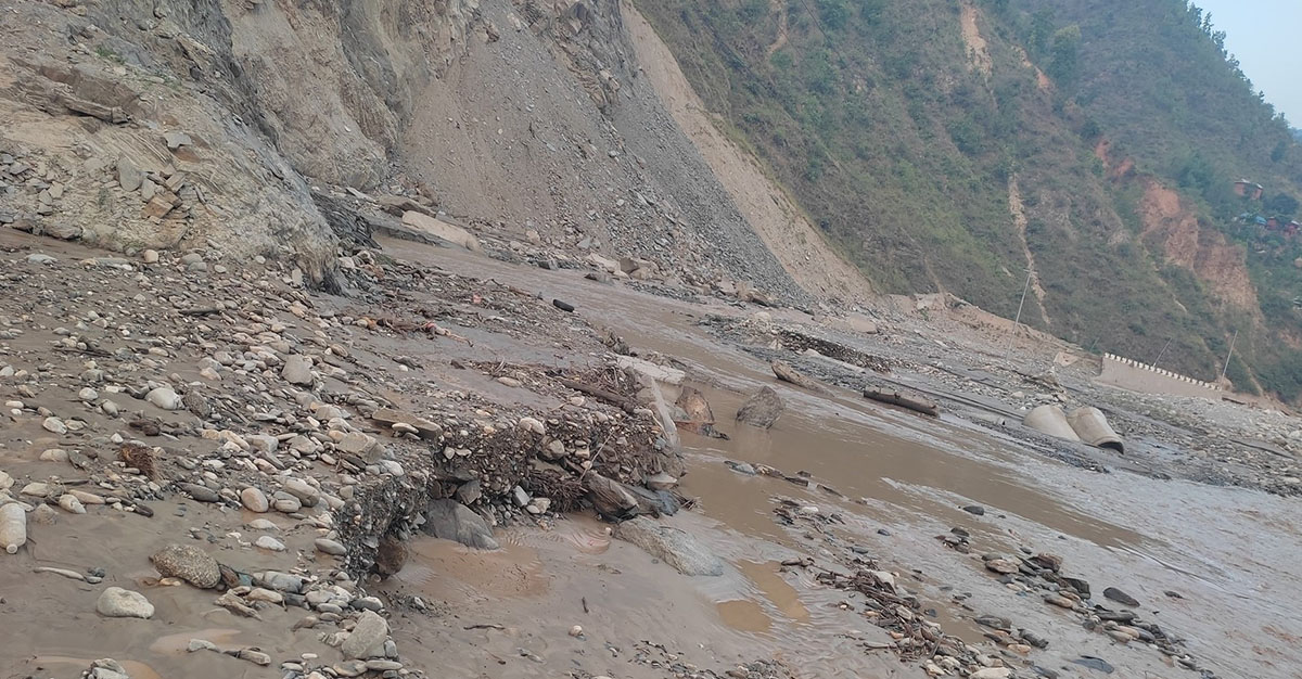 प्युठान–भालुबाङ, तम्घास–रिडी सडक, सहिदमार्ग अवरुद्ध