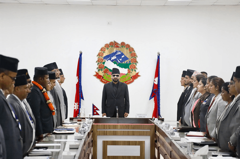 मन्त्री र कर्मचारीलाई प्रधानमन्त्रीको निर्देशन : काम गर्न नसके छोड्नू