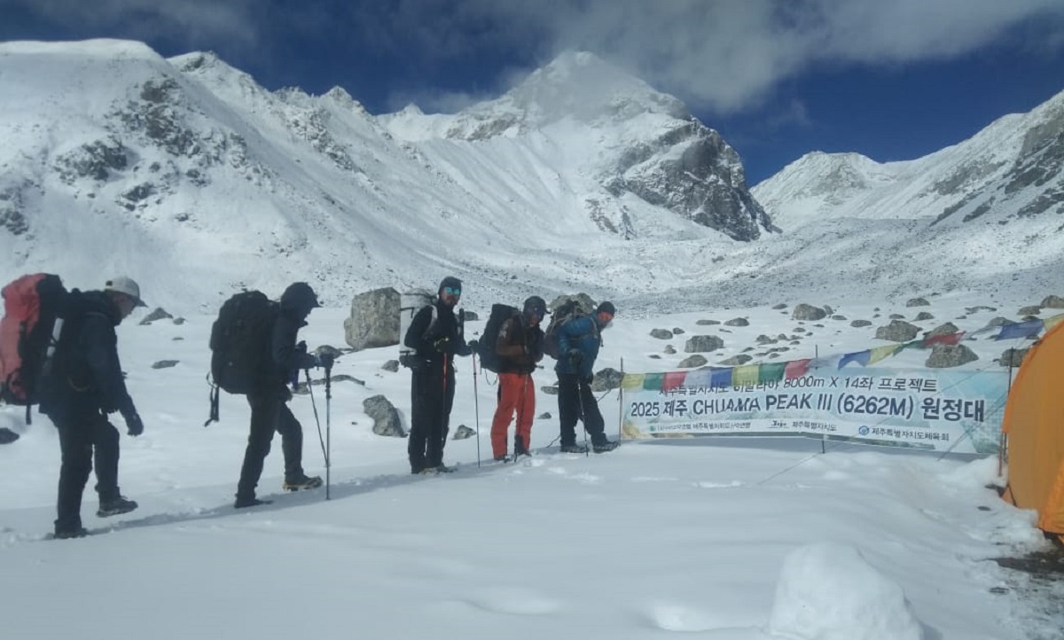 मुस्ताङमा पहिलोपटक ‘छुआमा’ हिमालको सफल पर्वतारोहण