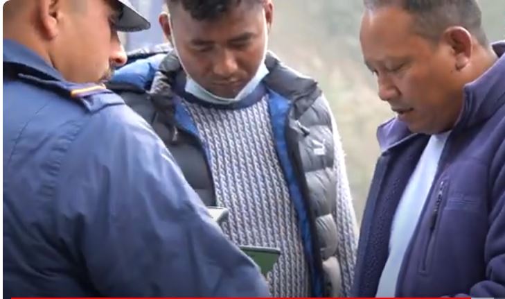 गोदावरीका मेयर जब उपमेयर चढ्ने सरकारी गाडीको पास बनाएर तीर्थाटनमा निस्किए... 