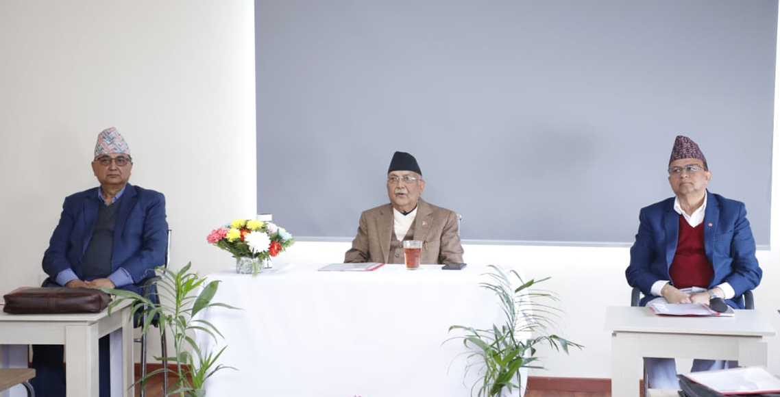 केपी ओलीसँग एमालेको अध्यक्षमा भिड्ने ईश्वर पोखरेलको घोषणा