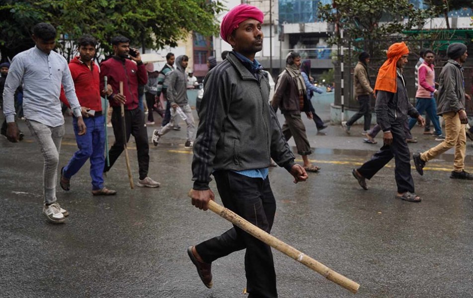 फुटपाथपछि कवाडी व्यवसायीमाथि काठमाडौँ महानगरको प्रहार, संकलन केन्द्रमा धमाधम डोजर