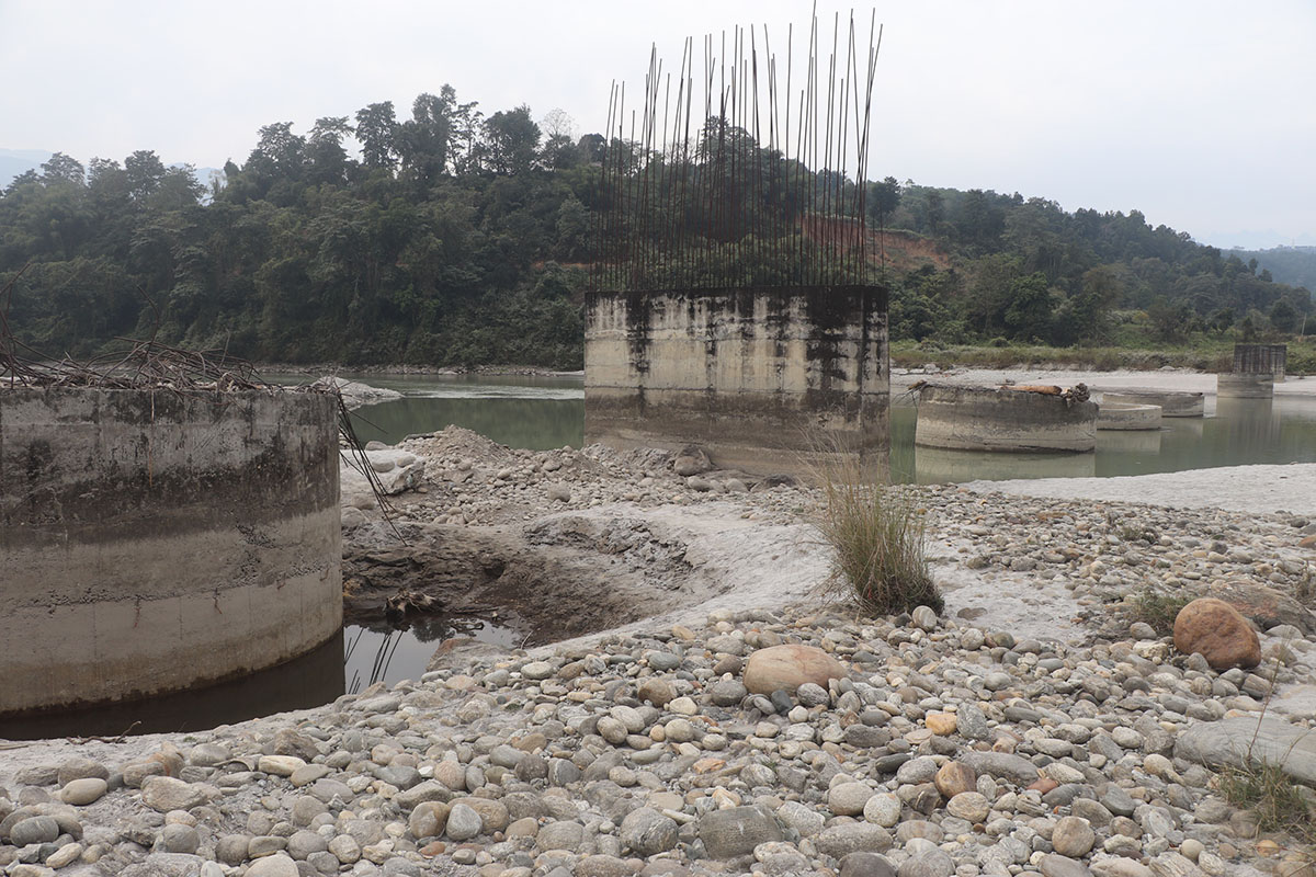 स्थानीयवासीको जिज्ञासा– लम्सुवाघाटमा १५ वर्षसम्म किन बनेन पुल ?