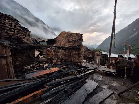गोरखाको चुमनुब्री गाउँपालिकाको ल्हो गाउँमा आगलागी, ६ घर खरानी 