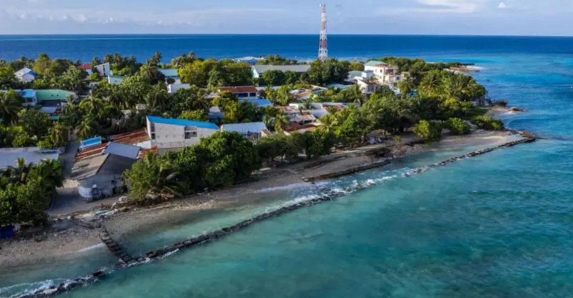 माल्दिभ्समा १८ वर्षमुनिका व्यक्तिलाई धूमपान गर्न प्रतिबन्ध