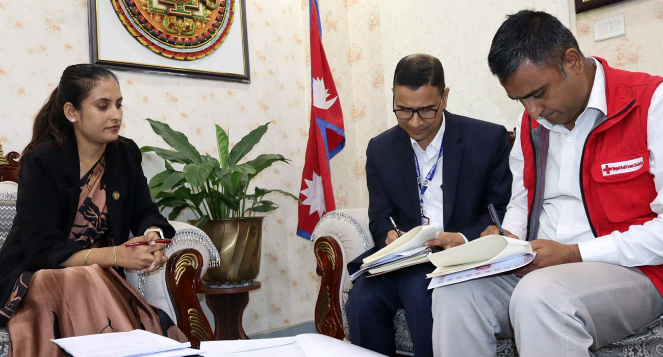बाढी प्रभावित परिवारलाई कम्तिमा १ लाख रुपैयाँ दिइदै, रेडक्रसले उपलब्ध गराउनेछ रकम