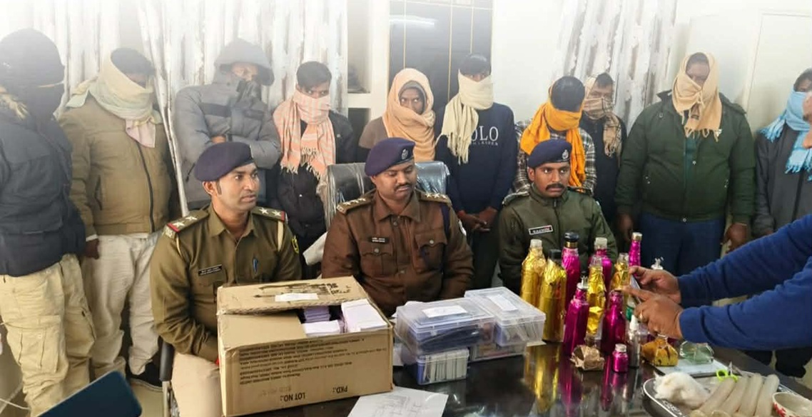 भारतमा नेपाली नक्कली नोट छाप्ने कारखानामा छापा, १० जना पक्राउ