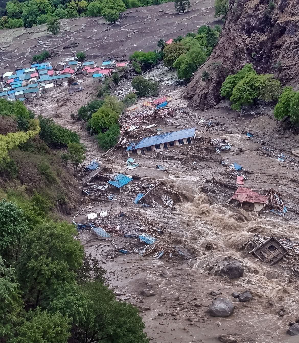 हुम्लाको नेप्कामा पहिरोले विद्यालय भवन बगायो